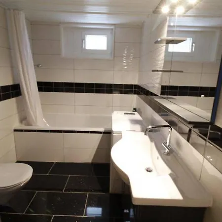 Private In The Big House Near Station דירה *