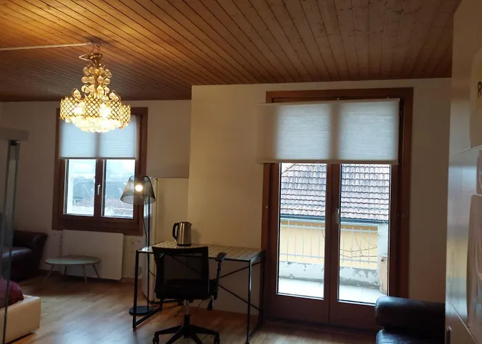 Lägenhet Private In The Big House Near Station *